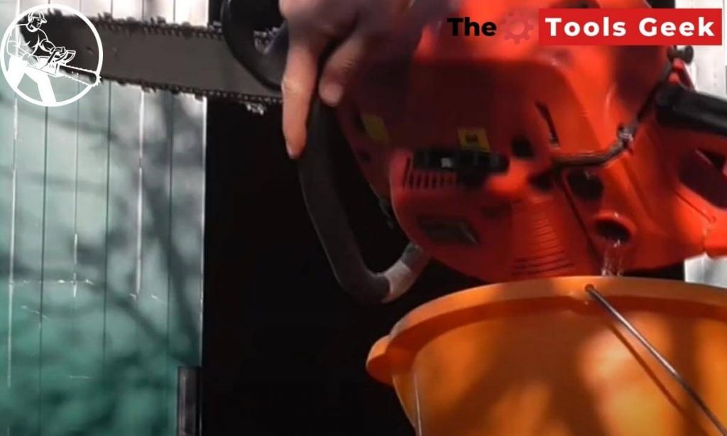 How To Store Chainsaw Without Oil Leaking