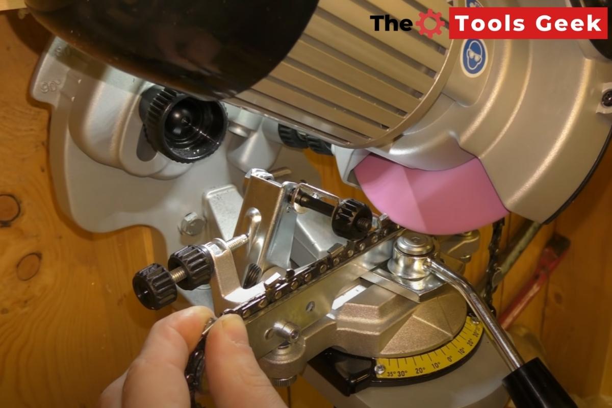 How to sharpen a chainsaw blade with an electric sharpener? (5 Steps