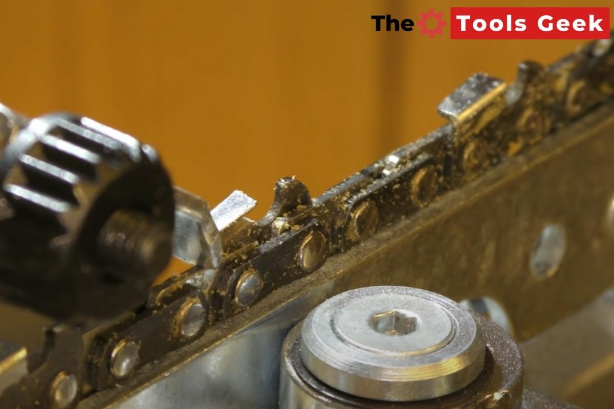 How to sharpen a chainsaw blade with an electric sharpener? (5 Steps